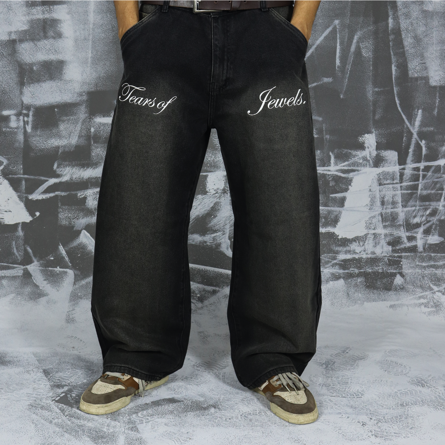 Jeans baggy tears of jewels