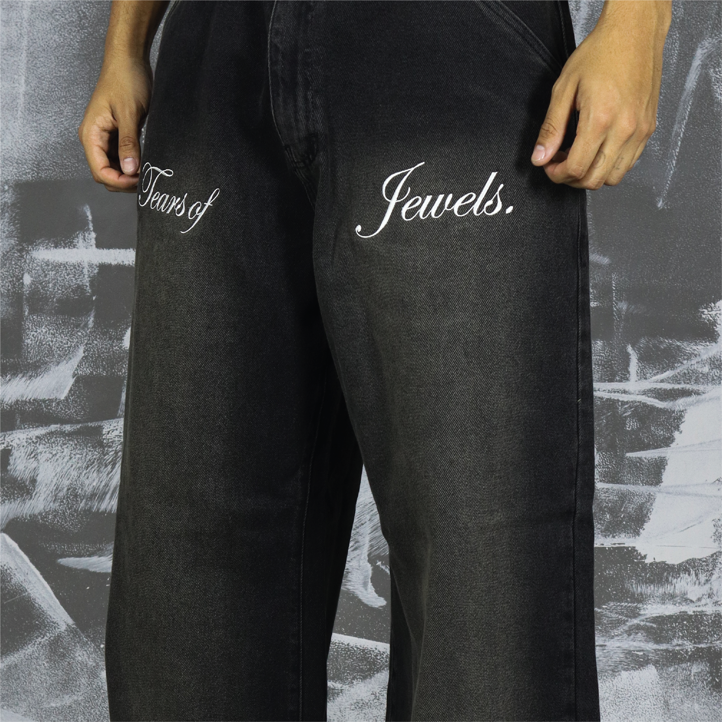 Jeans baggy tears of jewels